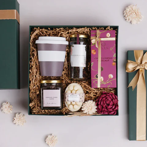 Christmas Gift Hamper Inspirations for Foodies, Wine Lovers and Sweet Tooths